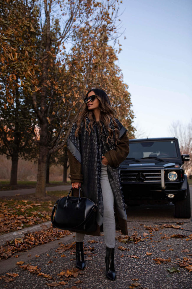 Louis Vuitton Coussin Bag - Mia Mia Mine  Classic fall style, Instagram  outfits, Autumn fashion