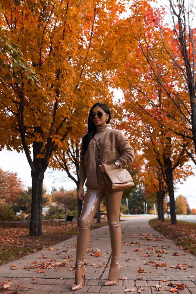 fashion blogger wearing a monochromatic tan outfit for fall